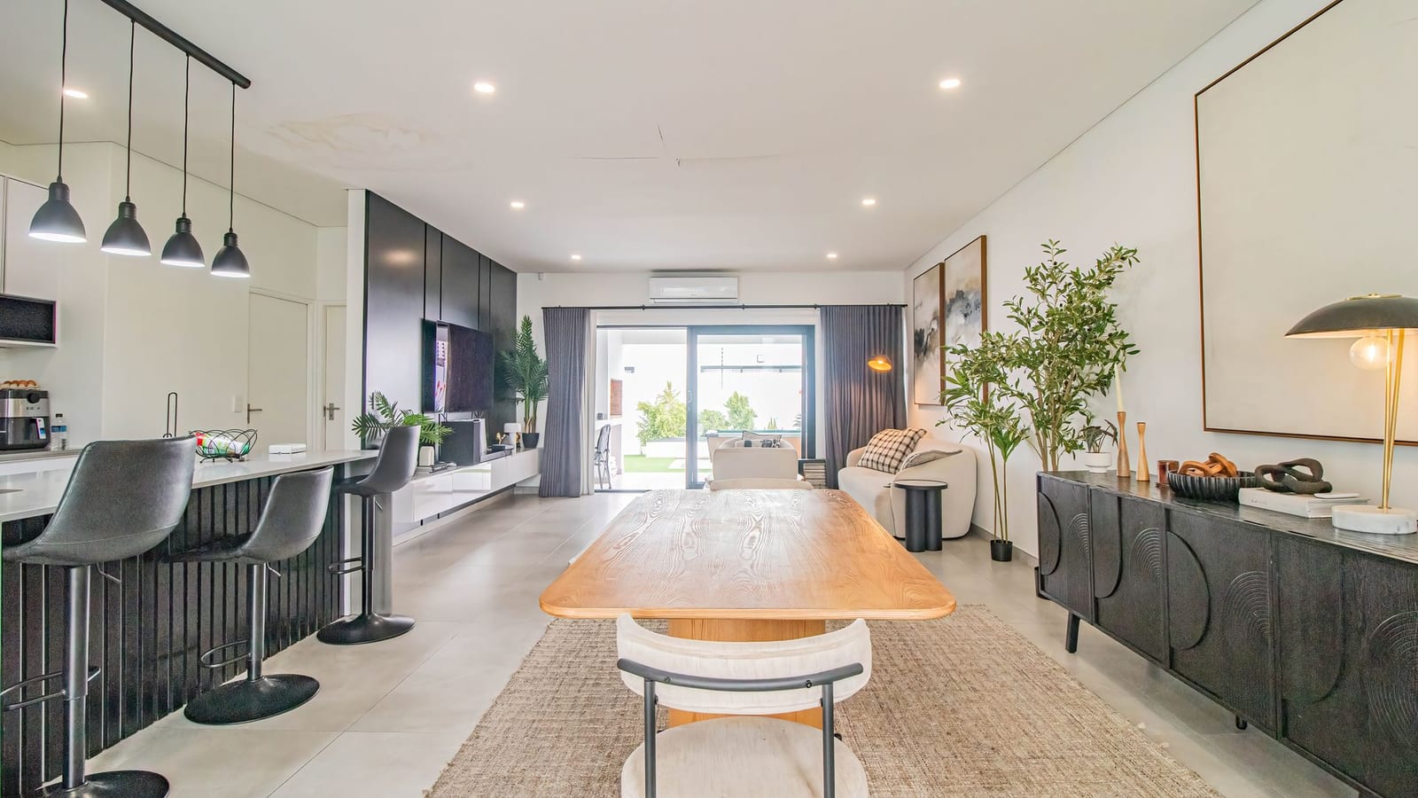 Move-In Ready | Modern 3-Bedroom Home in Sought-After Sandown. — foto 4, Sandown, Bloubergstrand