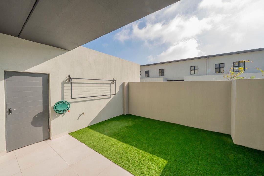202 Centinela Estate, 17 Searsia Street - Sandown — Sandown
